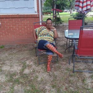 Meet your Posher, Sharon